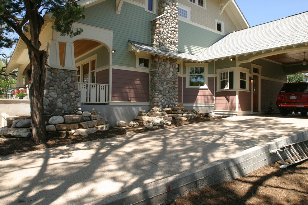 Photo of a traditional house exterior in Austin.