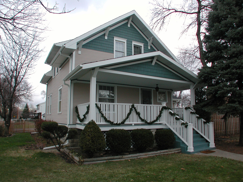 Craftsman Style Home Elmhurst, IL in Vinyl Siding Craftsman