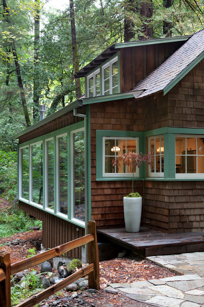 Источник вдохновения для домашнего уюта: двухэтажный, деревянный дом в стиле рустика