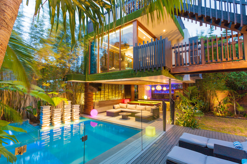 This is an example of a contemporary house exterior in Sunshine Coast.
