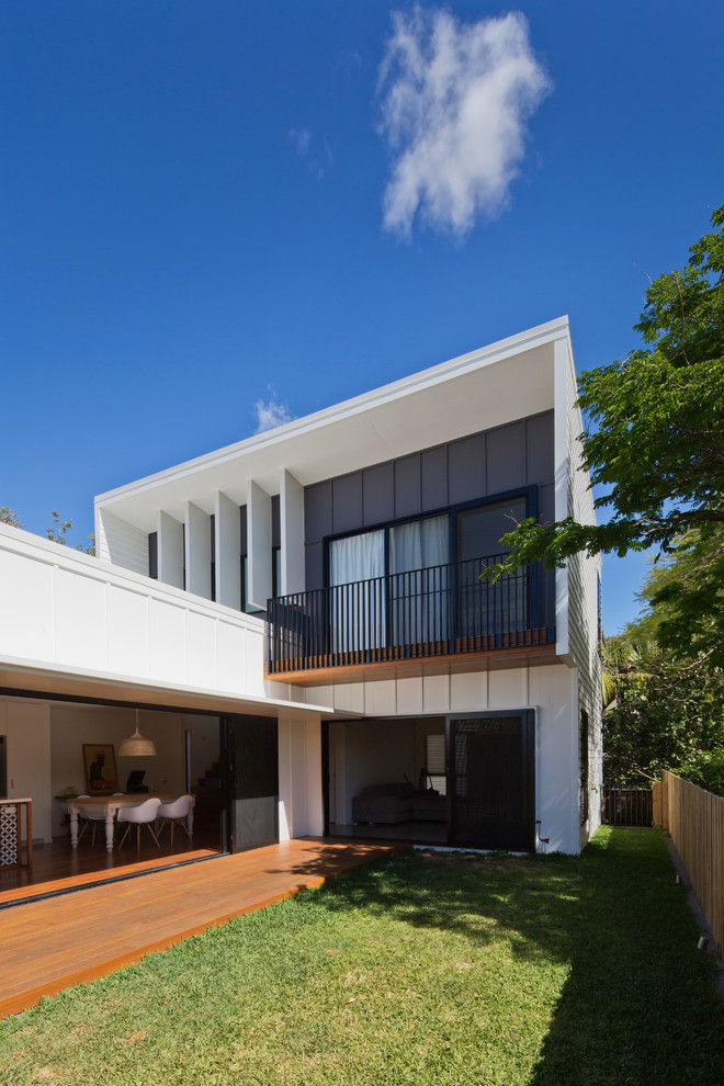 Contemporary white exterior home idea in Gold Coast - Tweed