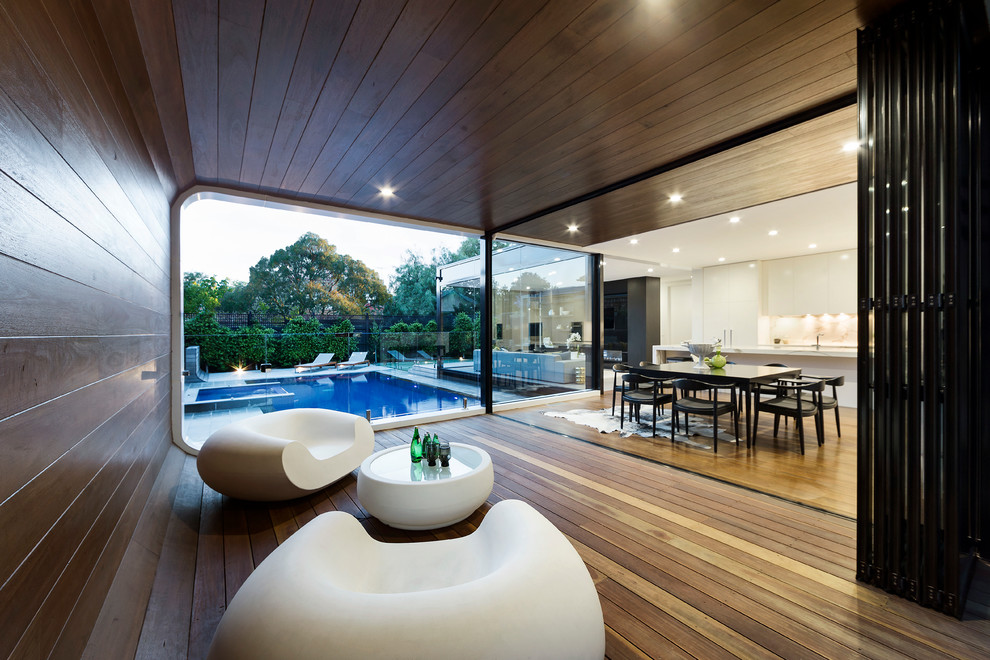 Modernes Haus mit weißer Fassadenfarbe in Melbourne