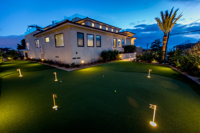 Custom Backyard Putting Green in La Jolla CA with Landscape