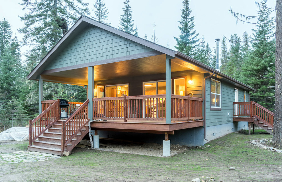 Custom Cottage/Cabin Coeur d' Alene River, ID Craftsman Exterior