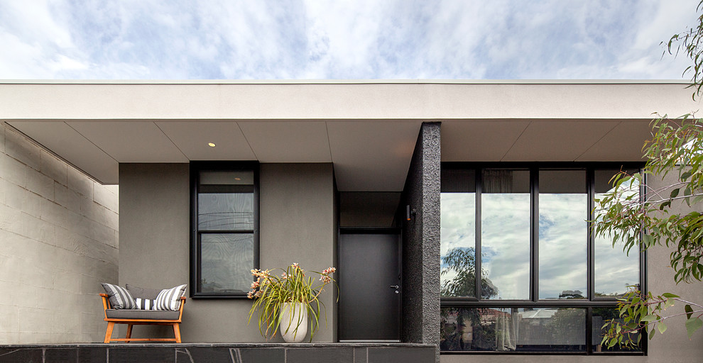 Inspiration for a 1960s exterior home remodel in Melbourne