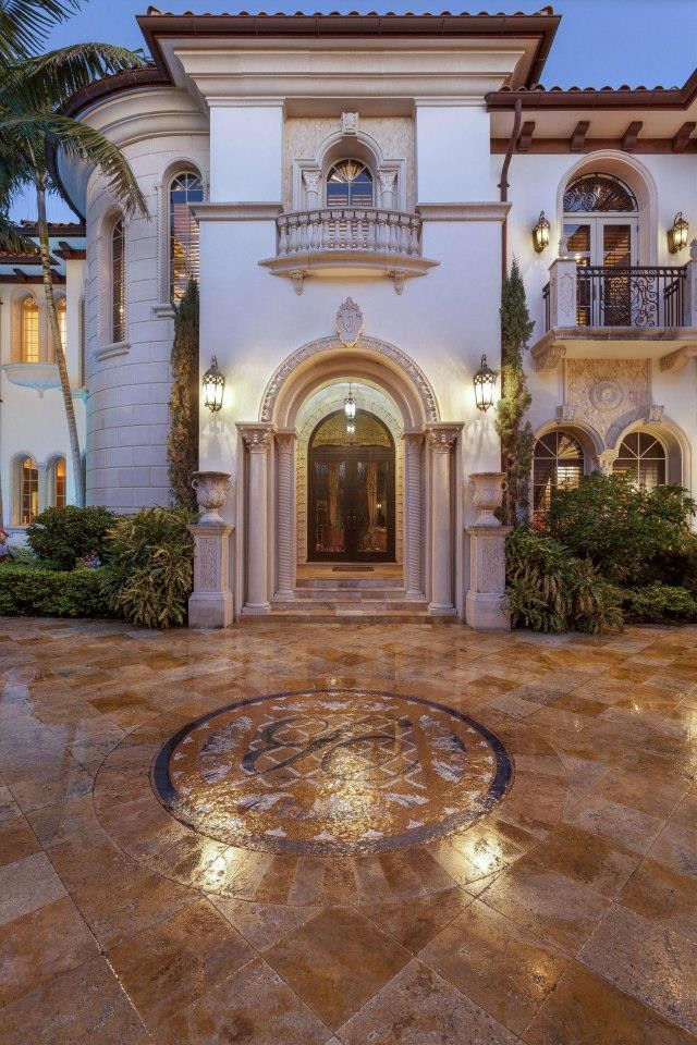 Inspiration for a mediterranean house exterior in Miami.