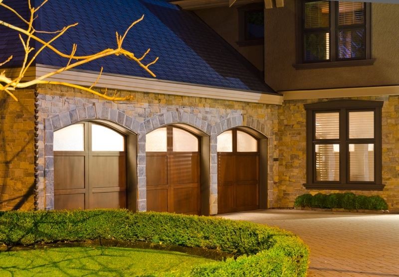 Example of an arts and crafts exterior home design in Dallas