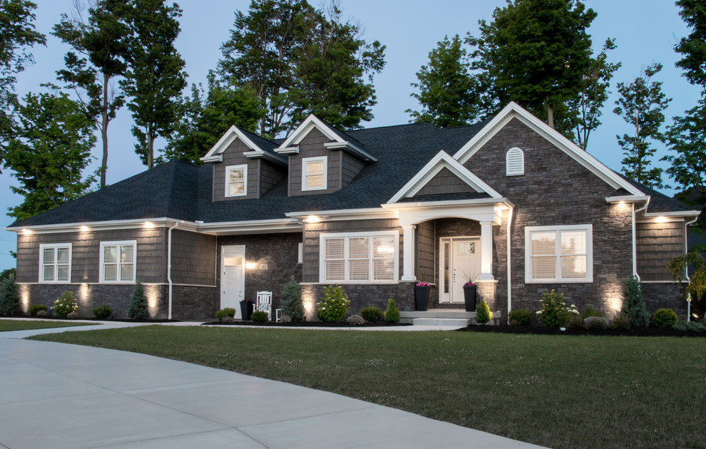 Custom Home Clarence, NY Exterior New York by KCB Architecture