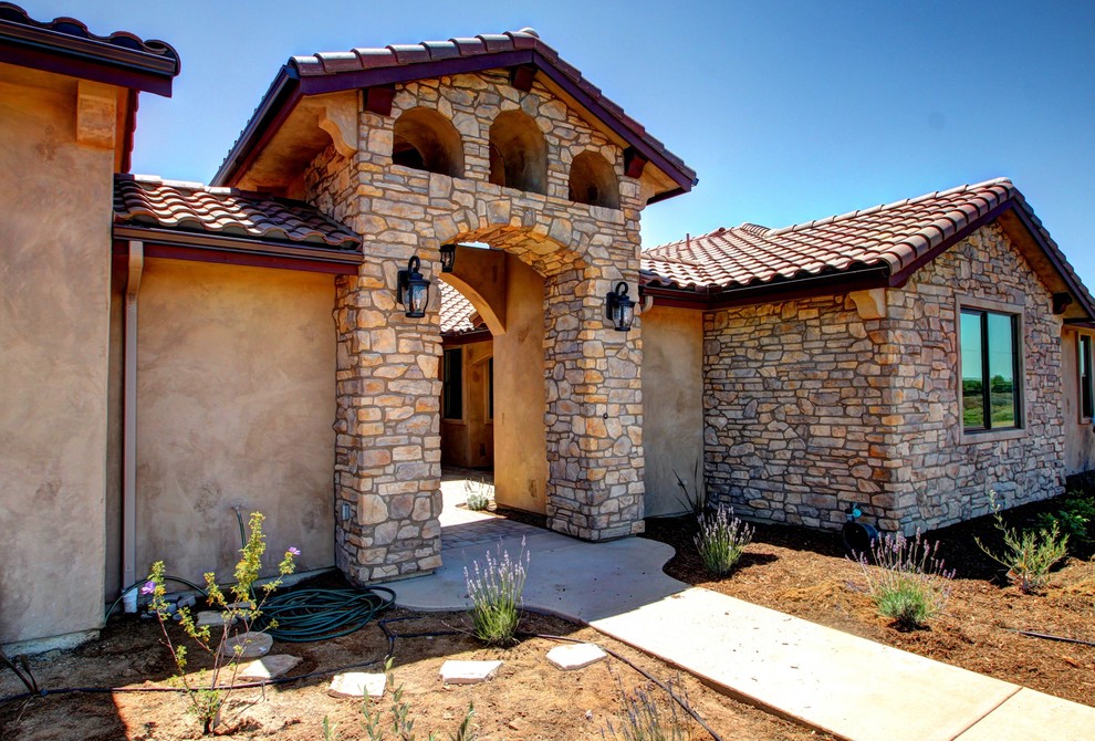 Custom Home Exterior Other by G.J. Gardner Homes Custom Home Exterior Other by G.J. Gardner Homes