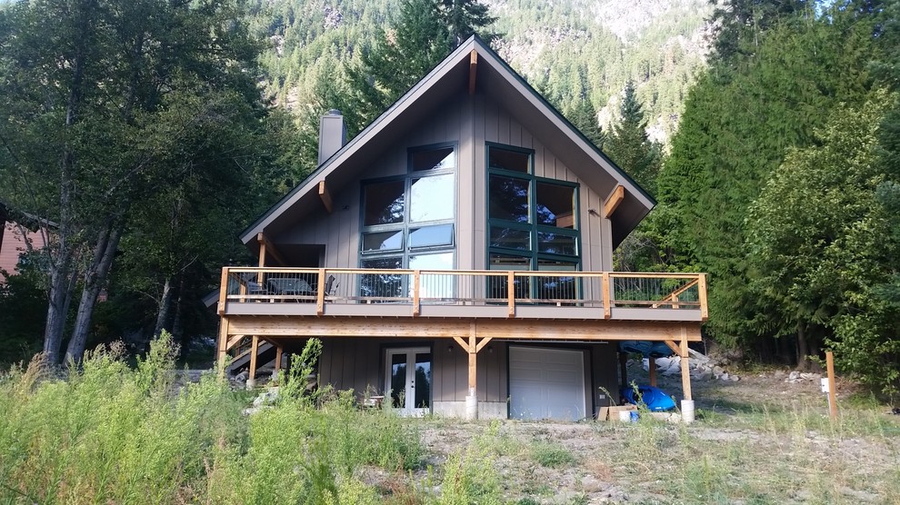 Custom Home on Lake Wenatchee Transitional Exterior San Diego by OneWay Construction NW