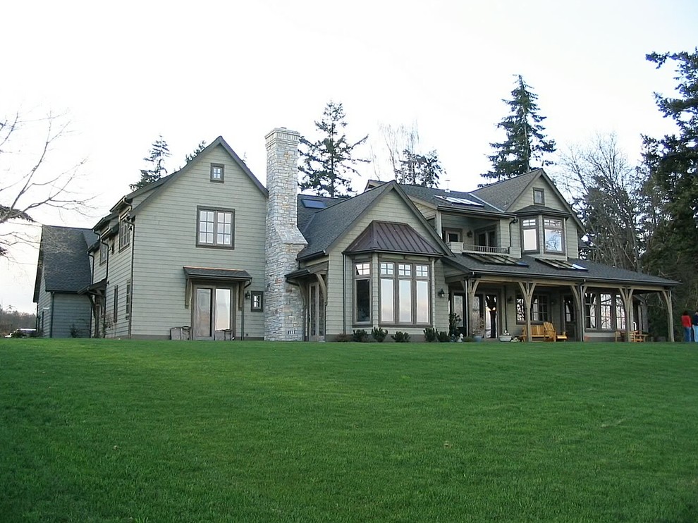 Inspiration for a traditional house exterior in Seattle.