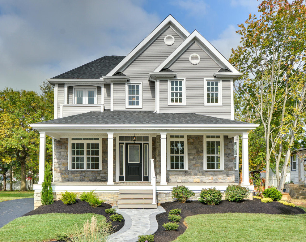 Custom house Traditional Exterior Philadelphia by Neerland