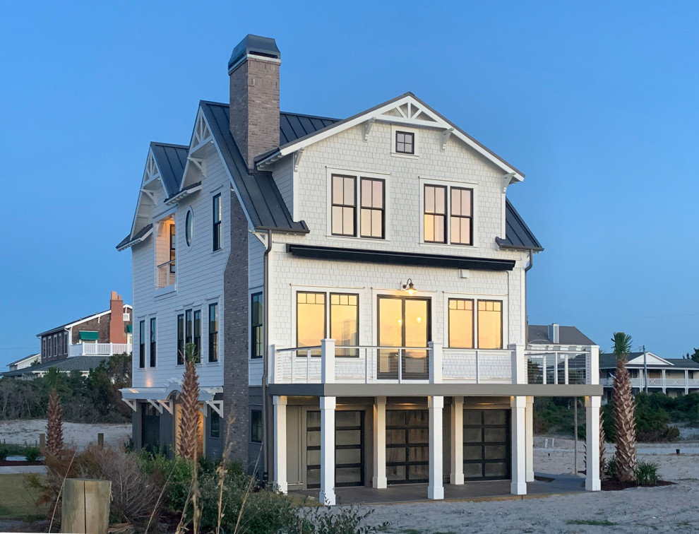 custom oceanfront, wrightsville beach Beach Style Exterior Other by PBC Design + Build