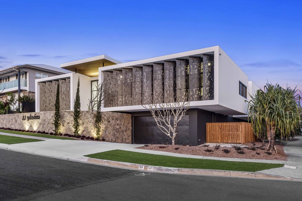 Einstöckiges Modernes Einfamilienhaus mit Putzfassade, weißer Fassadenfarbe, Flachdach und Blechdach in Gold Coast - Tweed