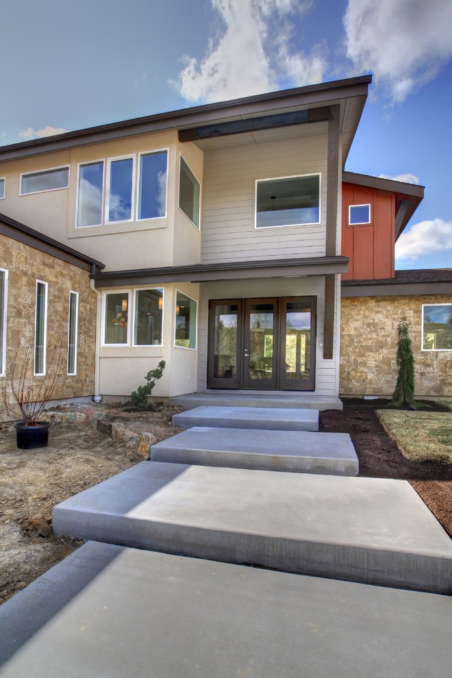 Photo of a contemporary house exterior in Boise.
