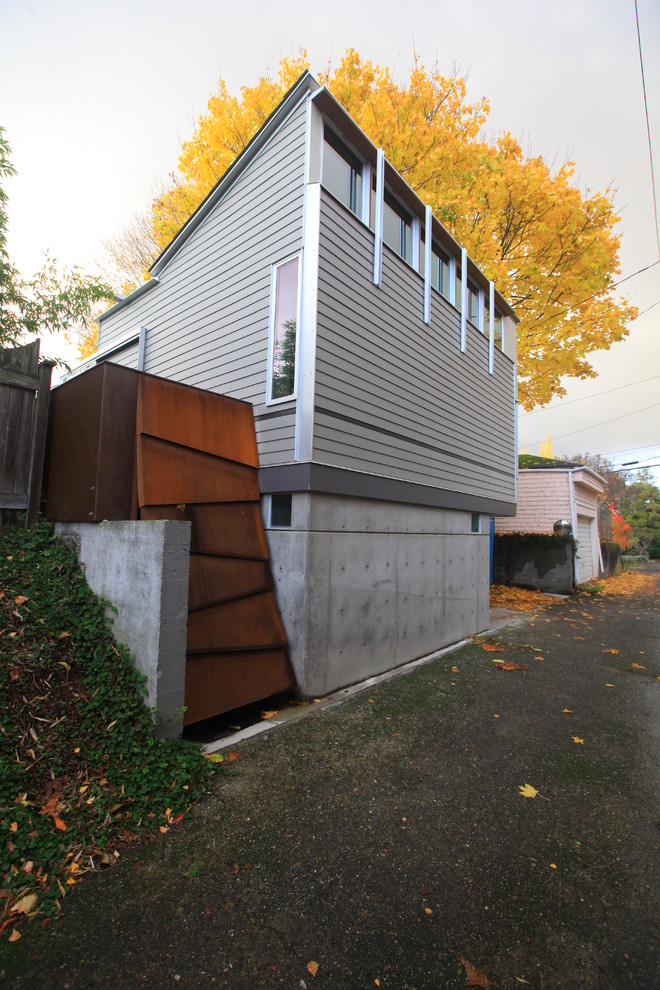 Foto della facciata di una casa piccola contemporanea