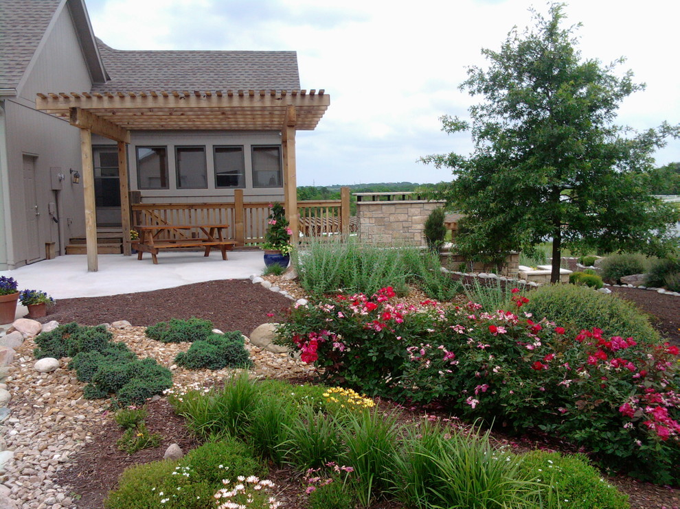 De Soto, KS Pergola with Landscaping Traditional Exterior Kansas