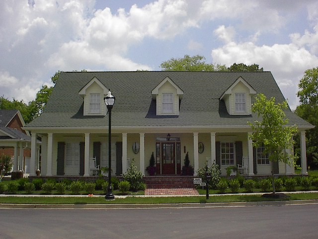 This is an example of a classic house exterior in Nashville.