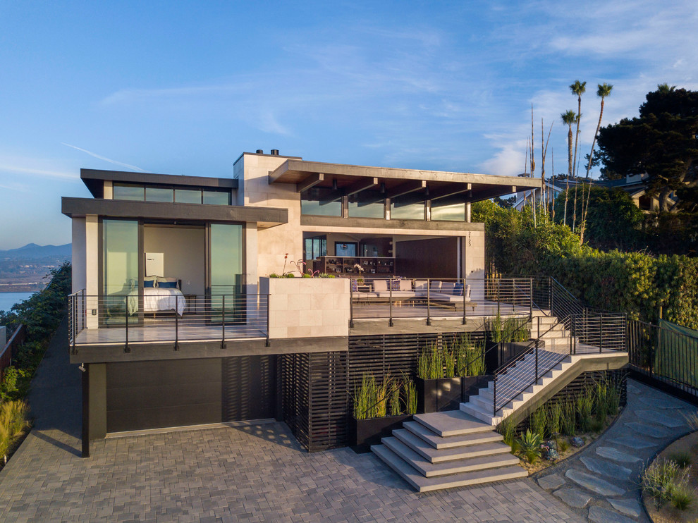 Zweistöckiges Modernes Einfamilienhaus mit Flachdach in San Diego