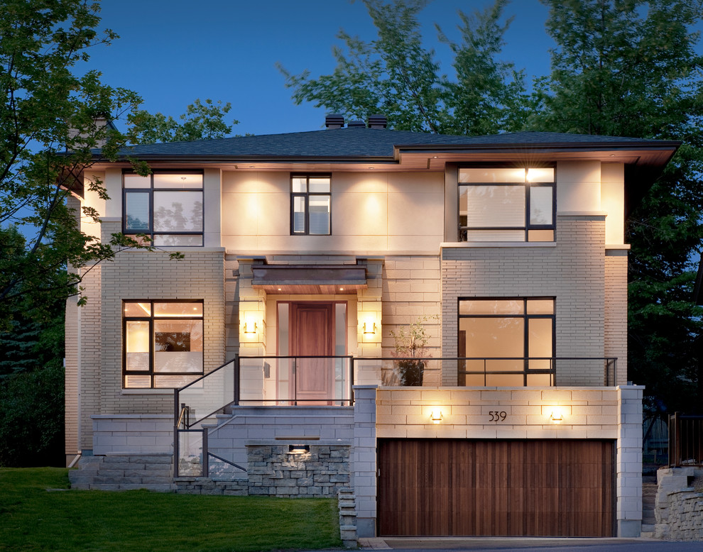 Contemporary two floor house exterior in Ottawa.