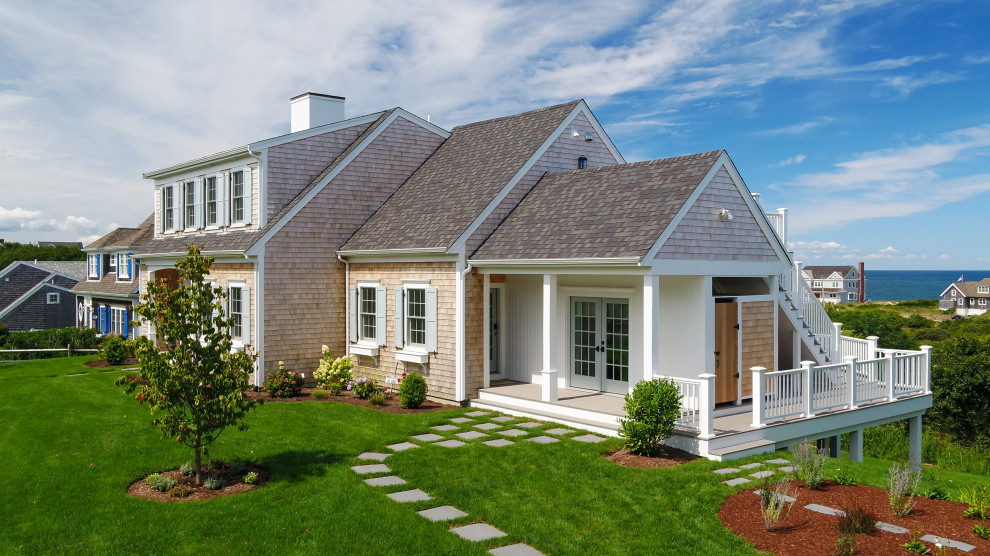 Dennis Bayview Cape II Beach Style Exterior Boston by REEF Cape