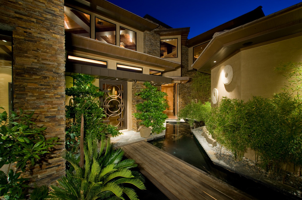 Design ideas for a contemporary house exterior in Las Vegas.