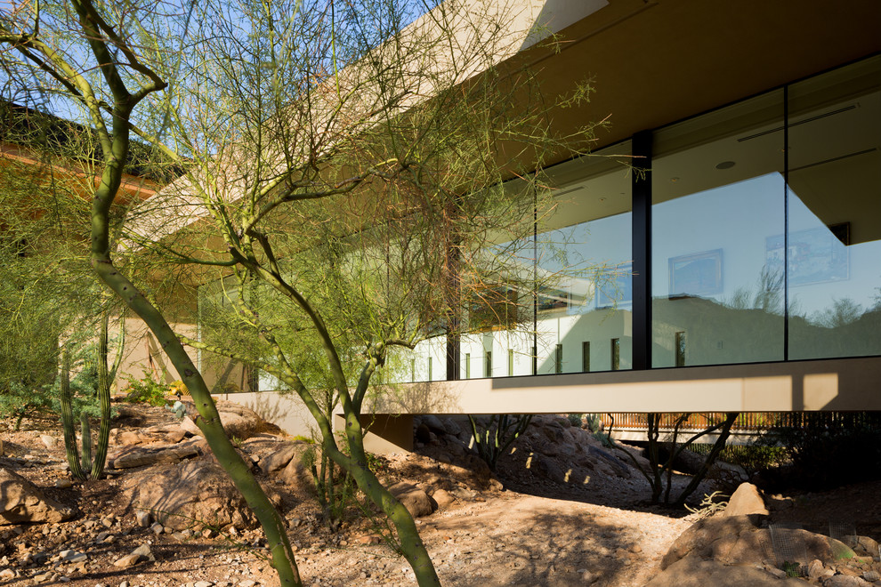 Design ideas for a modern house exterior in Phoenix.