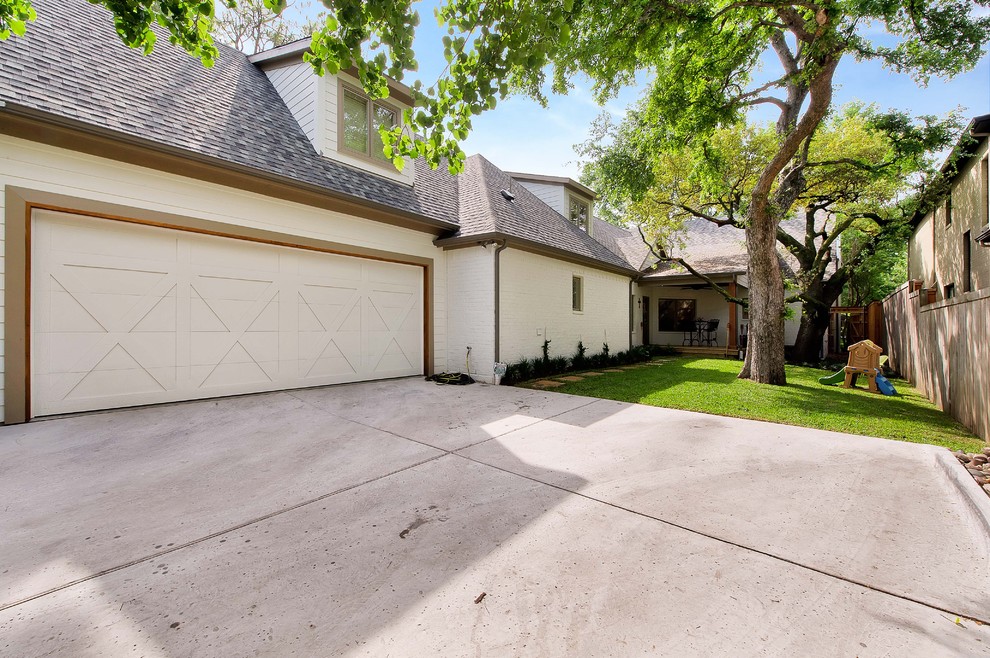 Devonshire_Custom Renovation Traditional Exterior Dallas by LRO