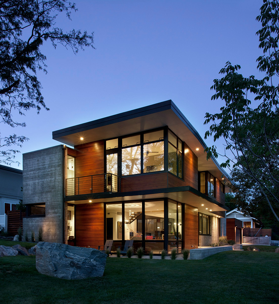Photo of a contemporary house exterior in Denver.