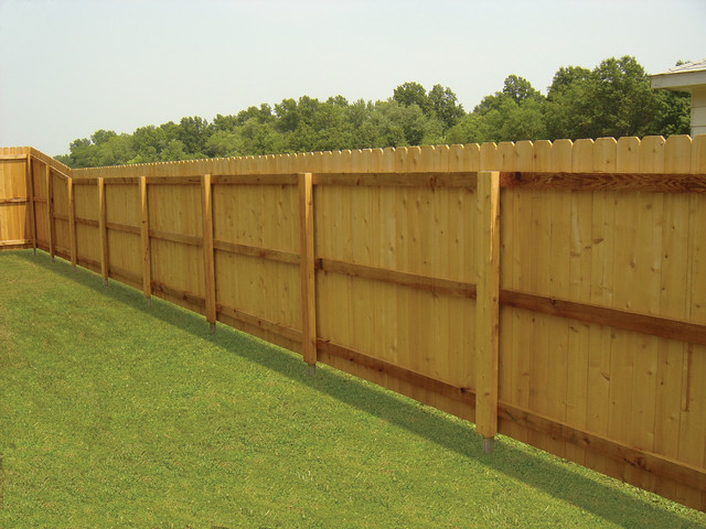 Dog Ear Privacy Fence with PostMaster Steel Fence Post System Traditional House Exterior Dallas by Master Halco Inc. Houzz UK