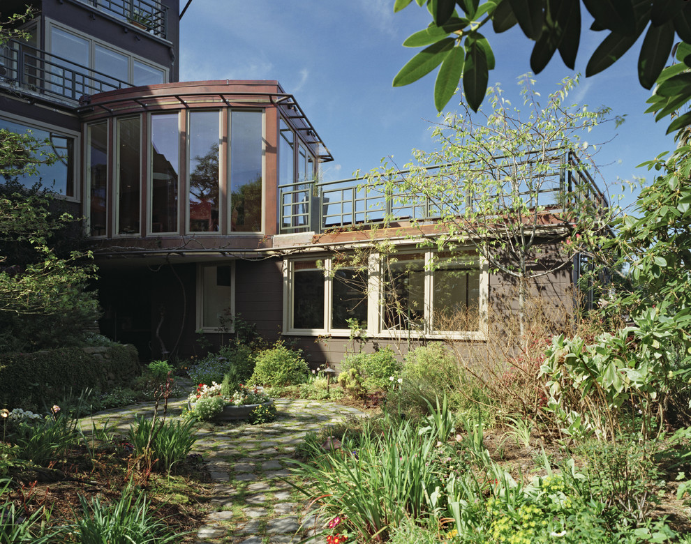 Aménagement d'une façade de maison contemporaine.