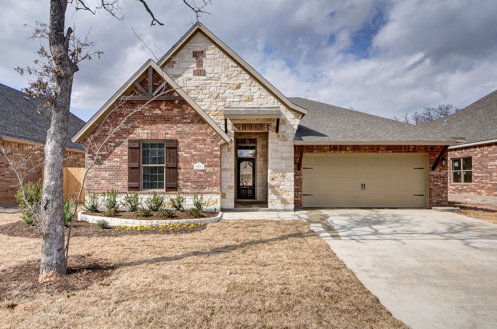 Drake 150 Traditional Exterior Austin by Omega