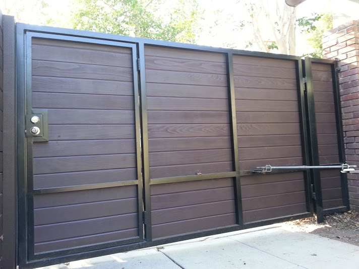 Driveway Gates Contemporary Exterior Los Angeles by Harwell Fencing and Gates Inc Houzz