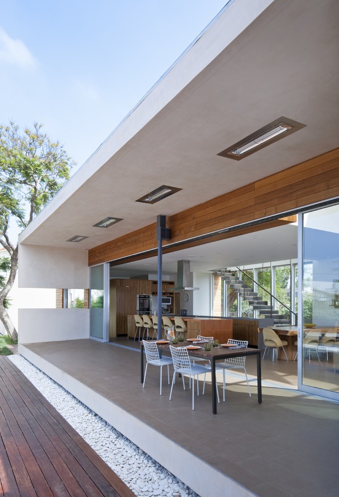 Idee per la facciata di una casa moderna a due piani