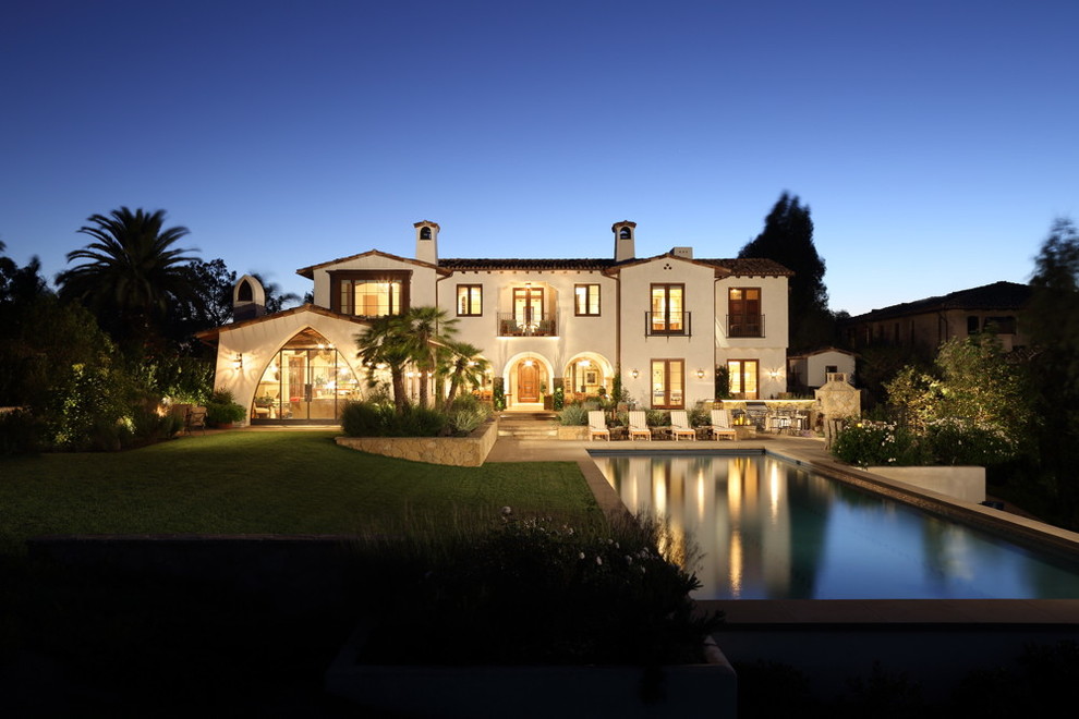 Inspiration for a mediterranean house exterior in Los Angeles.