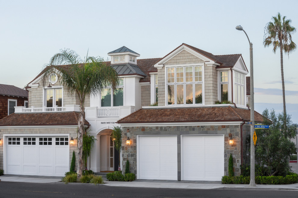 This is an example of a coastal house exterior in Orange County.