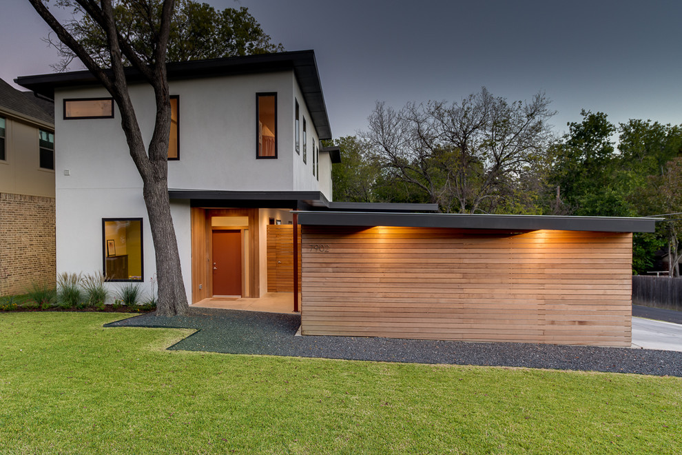 Inspiration for a contemporary exterior home remodel in Dallas