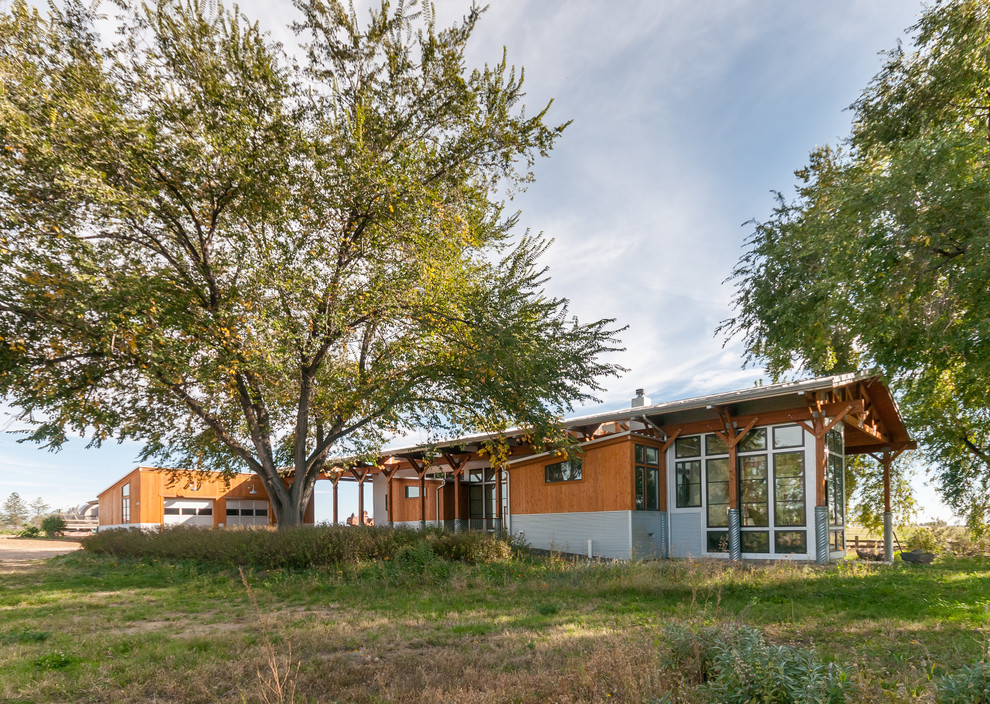 Einstöckiges Landhaus Haus mit Mix-Fassade und Satteldach in Boise