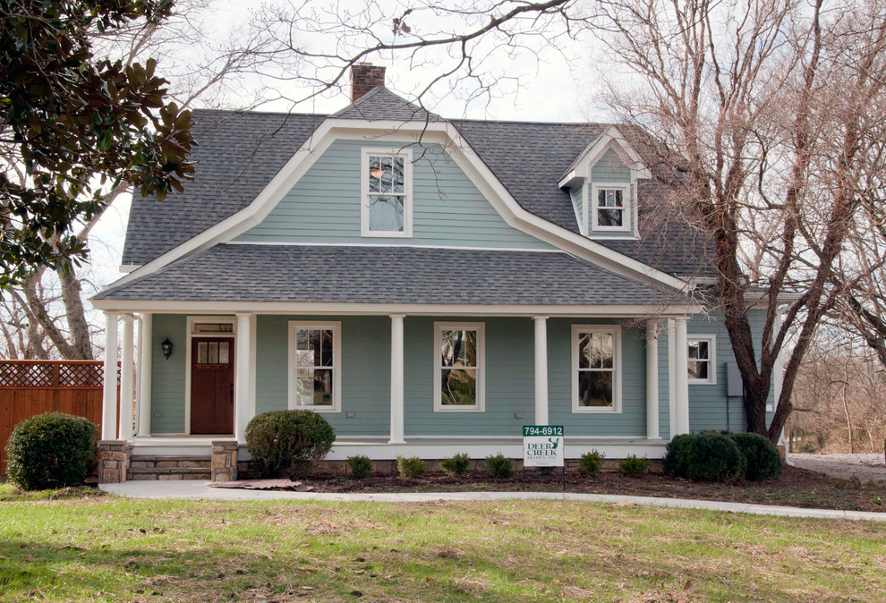 Traditional exterior home idea in Nashville