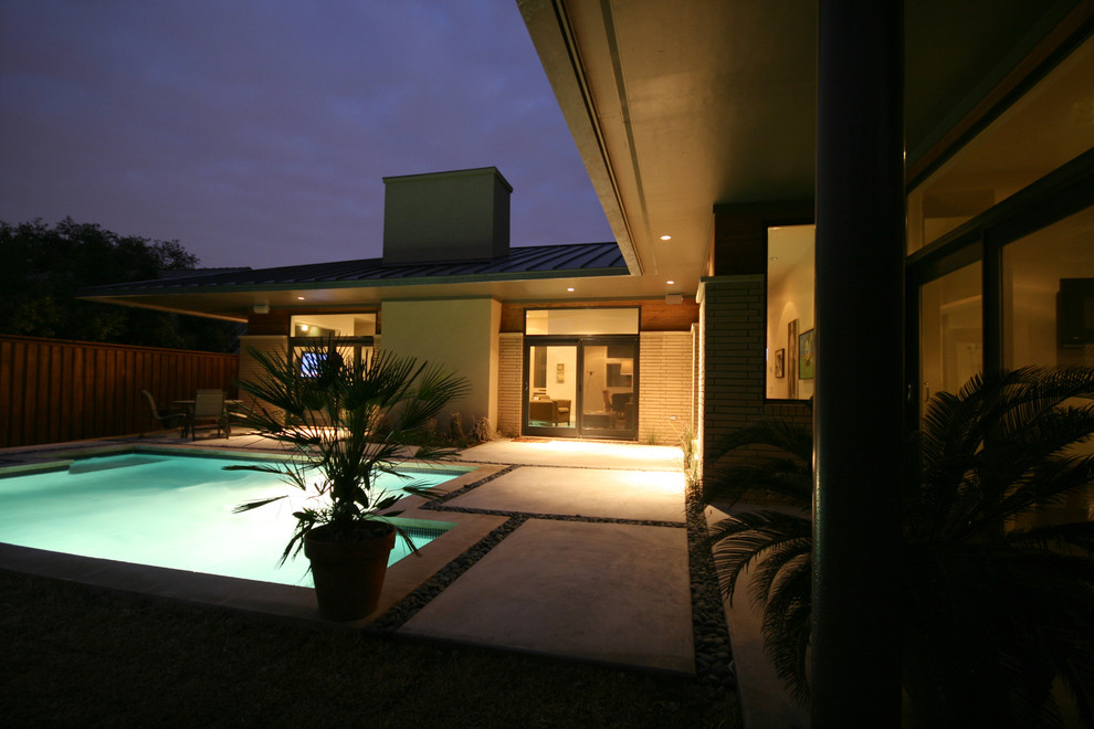 Edmondson Contemporary Exterior Dallas by John Lively