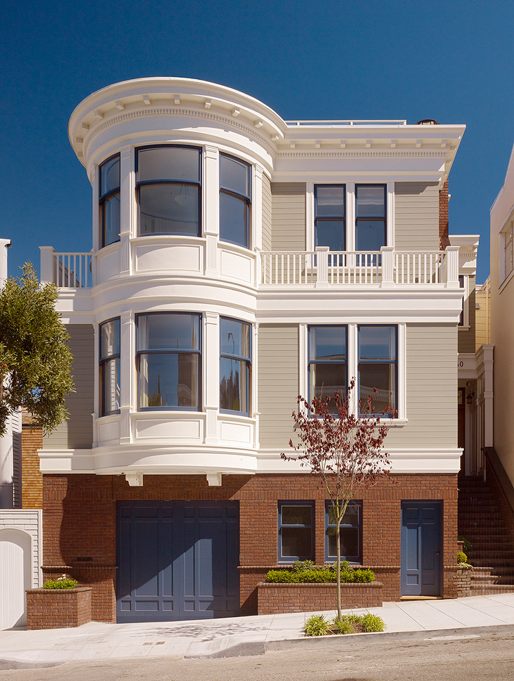 Photo of a classic house exterior in San Francisco.