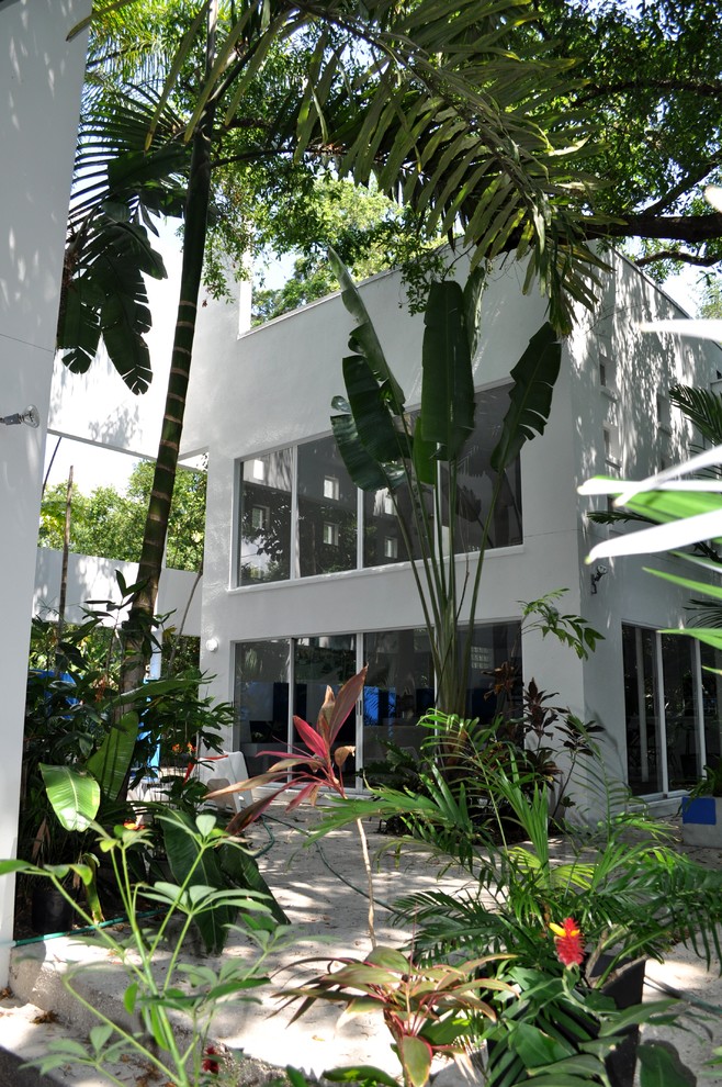 Foto della facciata di una casa tropicale