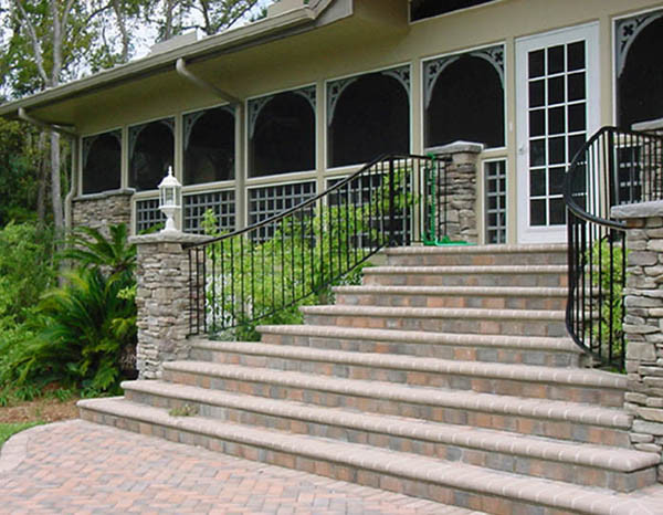Photo of a traditional house exterior in Orlando.