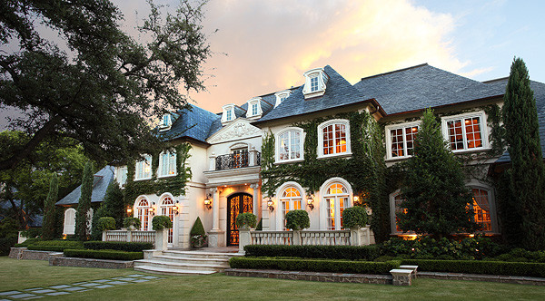 Inspiration for a traditional house exterior in Dallas.