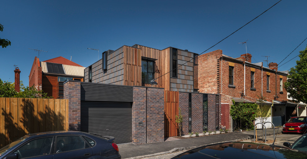 Idéer för små industriella bruna hus, med två våningar, blandad fasad och platt tak