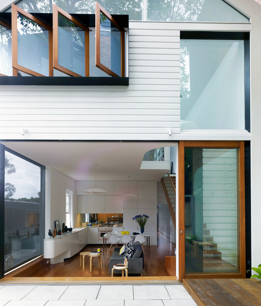 Inspiration for a contemporary house exterior in Sydney.