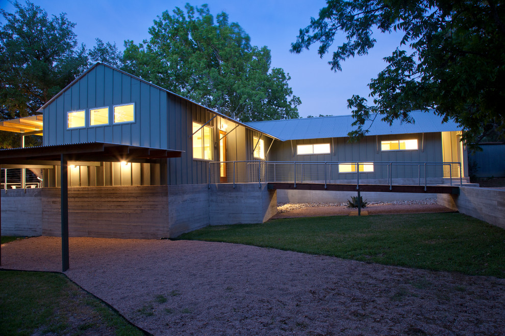 Photo of a modern house exterior in Austin.