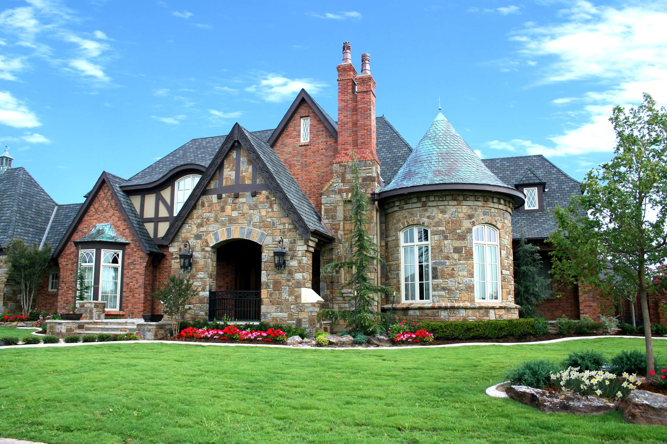 Стиль Тюдор (Tudor Revival Cottage)