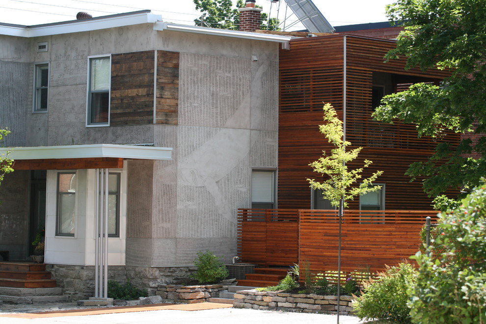 This is an example of a contemporary house exterior in Ottawa.