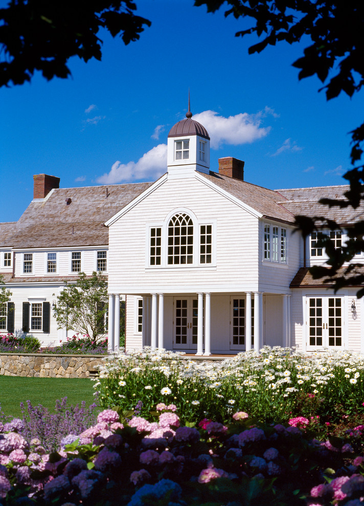 Zweistöckiges Klassisches Haus mit Satteldach in Boston